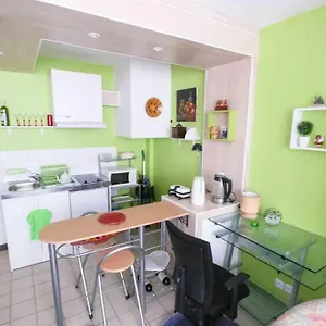Métro Pigalle,garçonnière 25 M2, 3 Per, Cabarets Théâtres,restaurants,tout Confort Appartement Paris